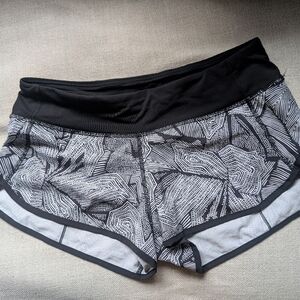 Lululemon Women's Black and White Patterned Athletic Shorts Size 6